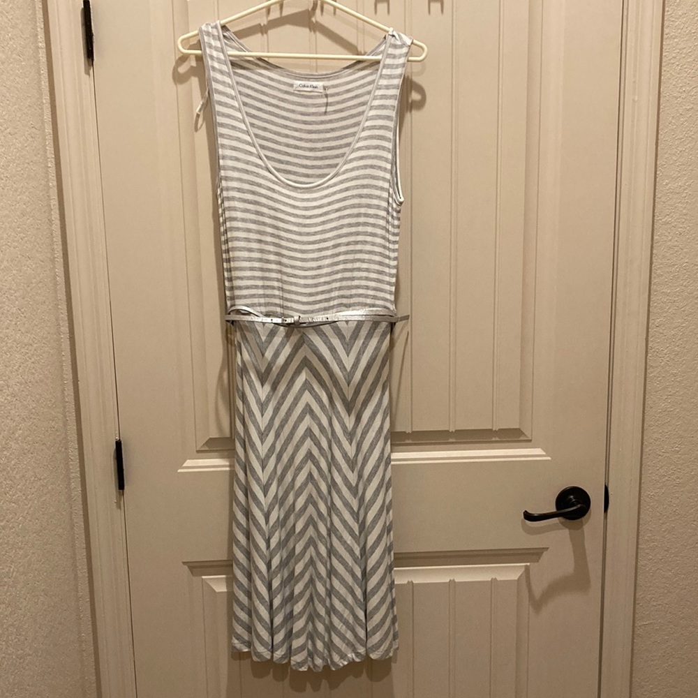 Calvin Klein Dress Women’s Size 6 Sleeveless Gray and White Stripes Belt Stretch